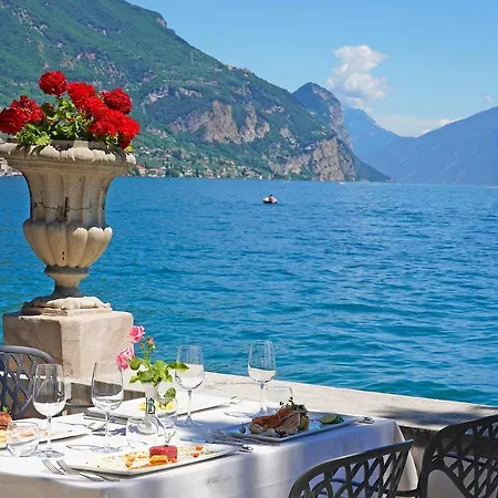 Bogliaco Hotel
