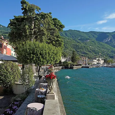 Boutique Bogliaco Hotel