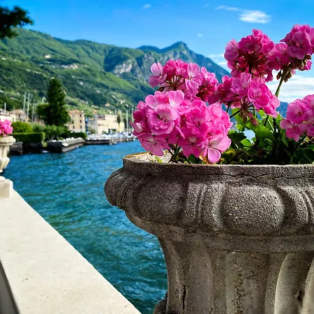 Boutique Bogliaco Hotel