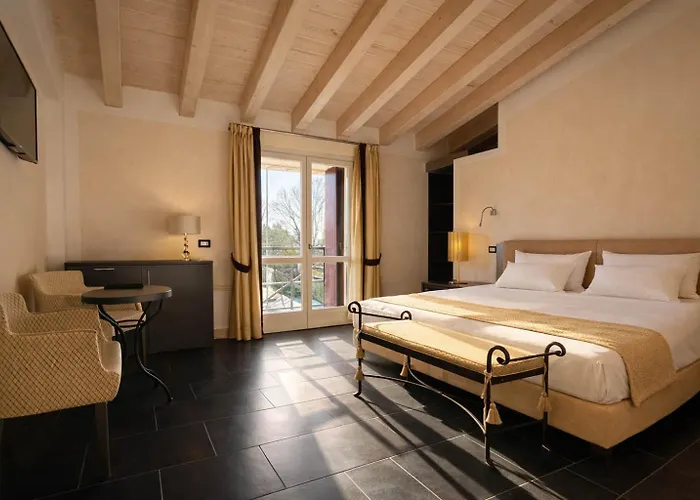 酒店 Boutique Bogliaco 加尔尼亚诺