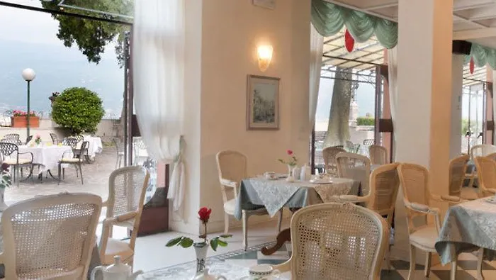 Boutique Bogliaco Отель Гарньяно