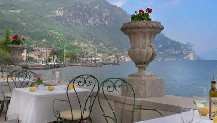 Boutique Bogliaco 4* Гарньяно