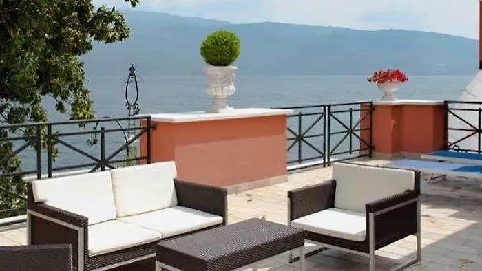 Boutique Bogliaco 4* Гарньяно